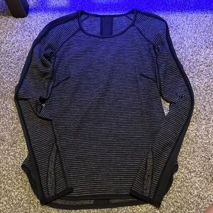 Black Lululemon top